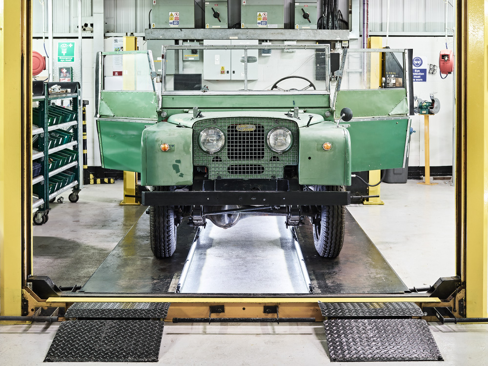 stories Land Rover, Reborn photography