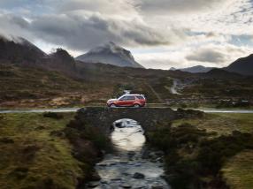 stories Land Rover, Isle of Skye photography